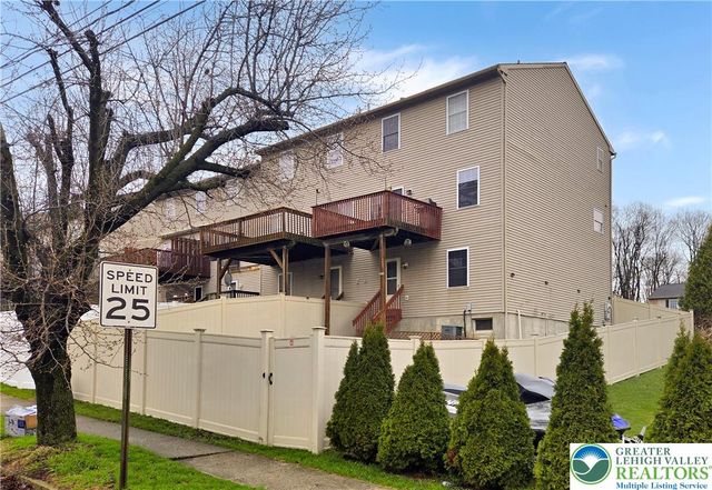 18 Jazz Circle, Whitehall Twp, PA 18052