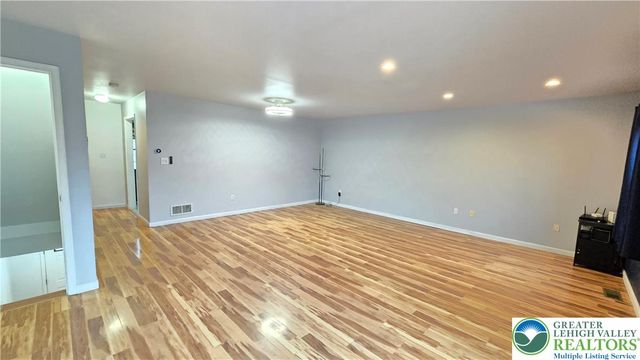 18 Jazz Circle, Whitehall Twp, PA 18052