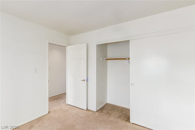 5072 RAINBOW Boulevard 205, Las Vegas, NV 89118