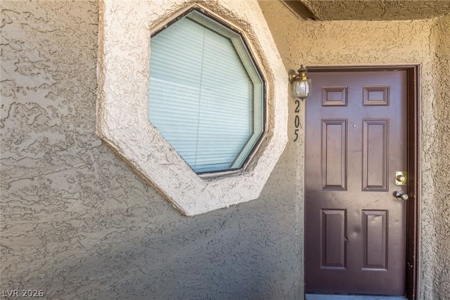 5072 RAINBOW Boulevard 205, Las Vegas, NV 89118