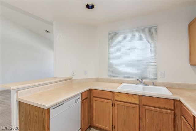 5072 RAINBOW Boulevard 205, Las Vegas, NV 89118