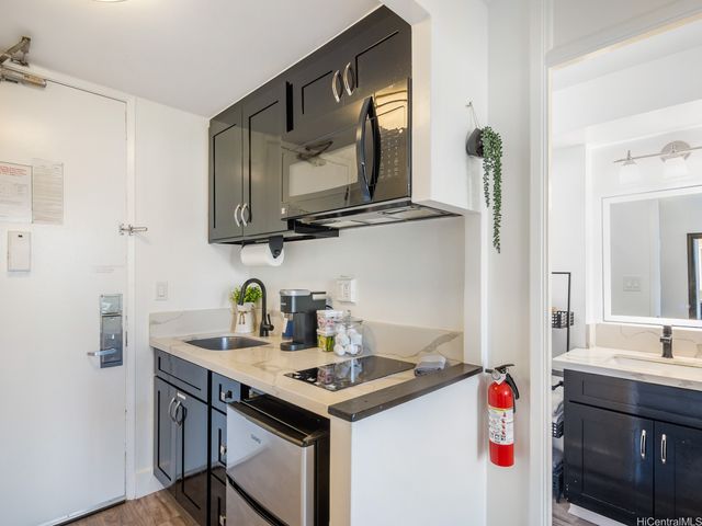 2427 Kuhio Avenue 804, Honolulu, HI 96815