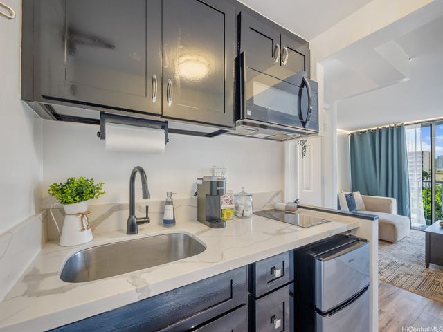 2427 Kuhio Avenue 804, Honolulu, HI 96815