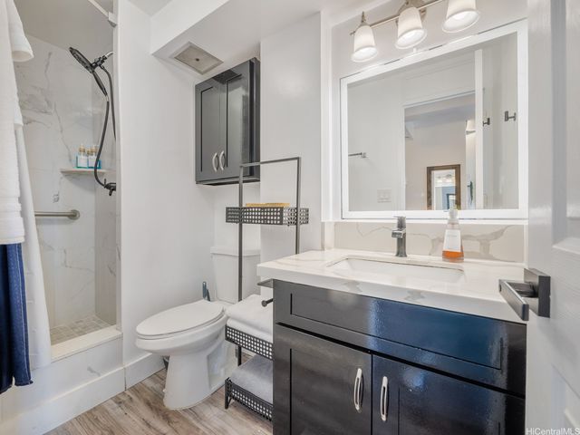 2427 Kuhio Avenue 804, Honolulu, HI 96815