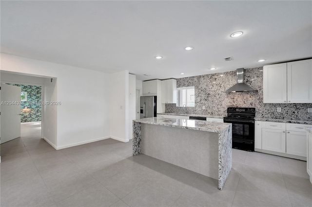 4311 Hayes St, Hollywood, FL 33021