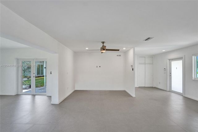 4311 Hayes St, Hollywood, FL 33021