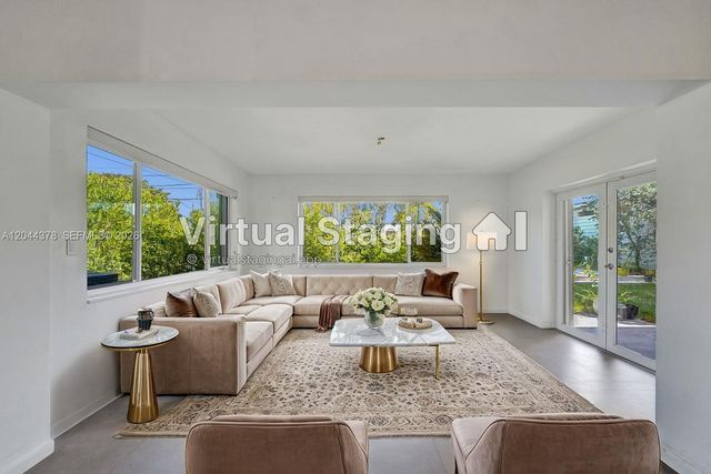 4311 Hayes St, Hollywood, FL 33021