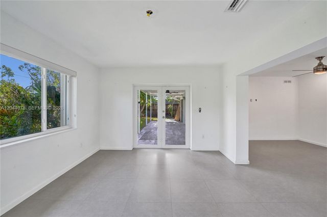 4311 Hayes St, Hollywood, FL 33021