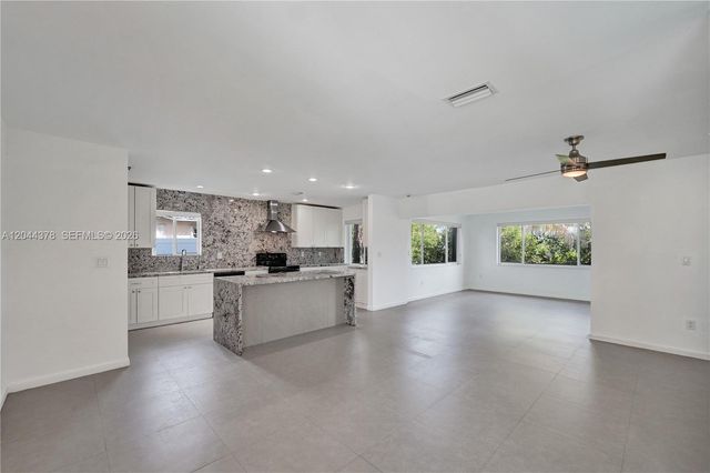 4311 Hayes St, Hollywood, FL 33021