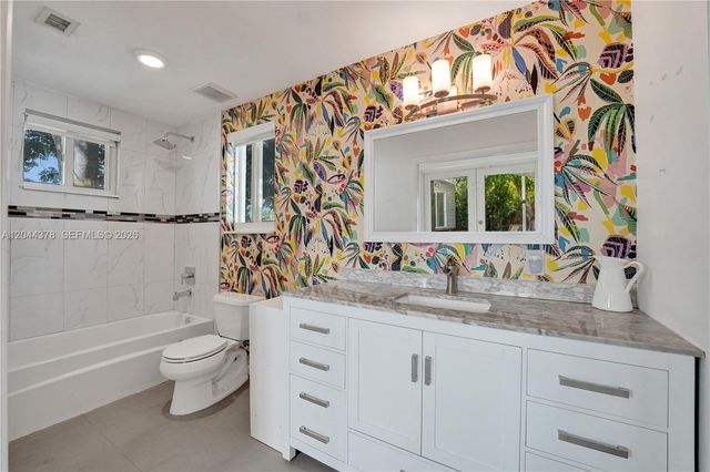 4311 Hayes St, Hollywood, FL 33021