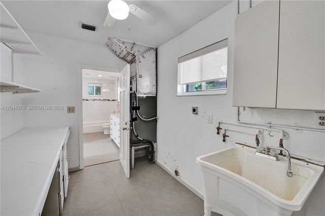 4311 Hayes St, Hollywood, FL 33021