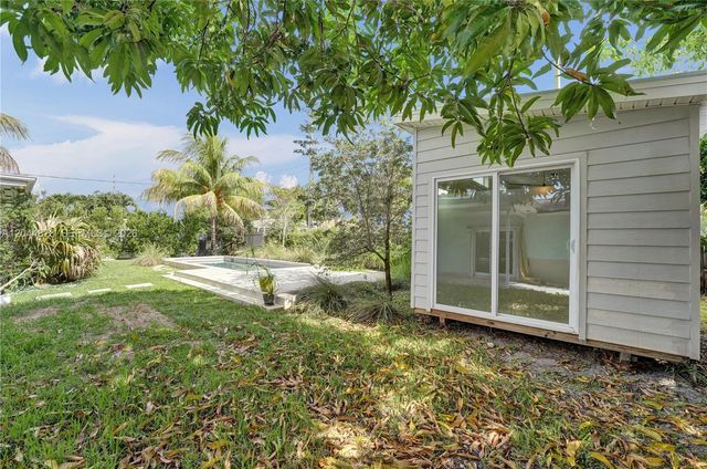 4311 Hayes St, Hollywood, FL 33021