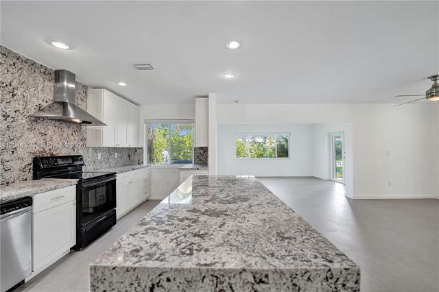 4311 Hayes St, Hollywood, FL 33021