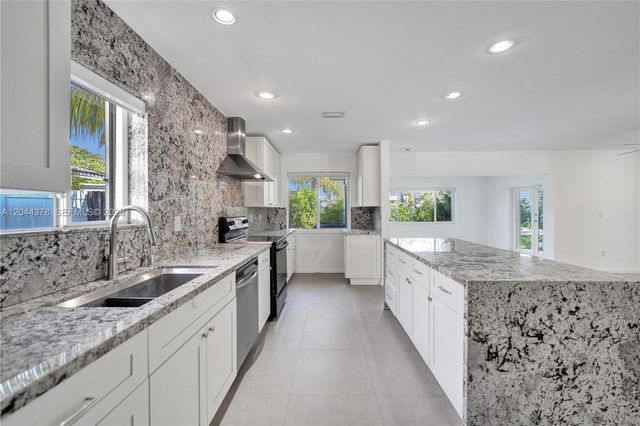 4311 Hayes St, Hollywood, FL 33021