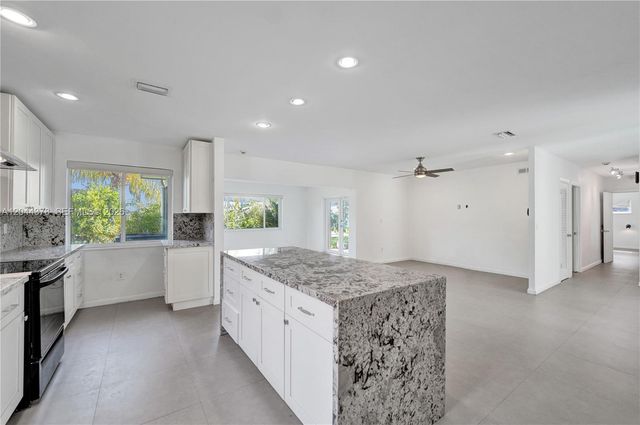 4311 Hayes St, Hollywood, FL 33021