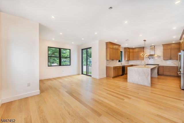 38 Lehigh Ave, Clifton City, NJ 07012