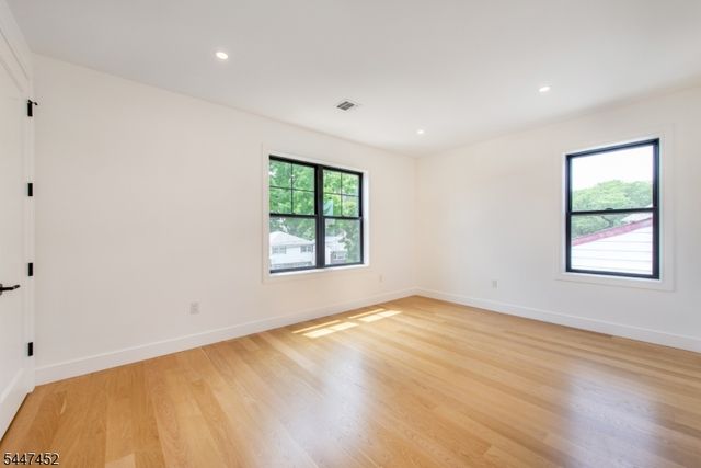 38 Lehigh Ave, Clifton City, NJ 07012