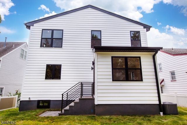 38 Lehigh Ave, Clifton City, NJ 07012