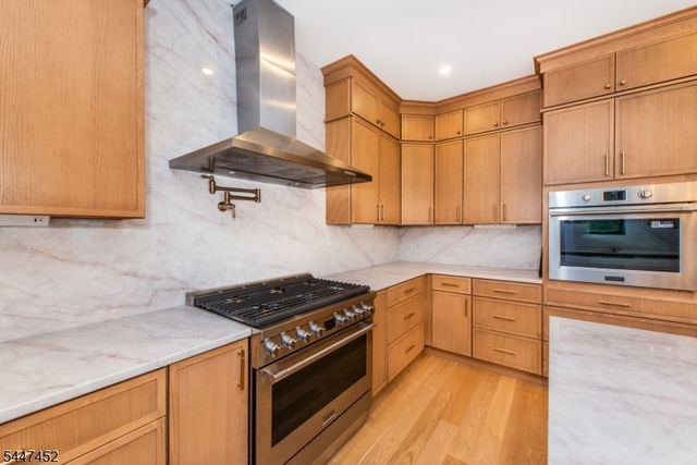 38 Lehigh Ave, Clifton City, NJ 07012