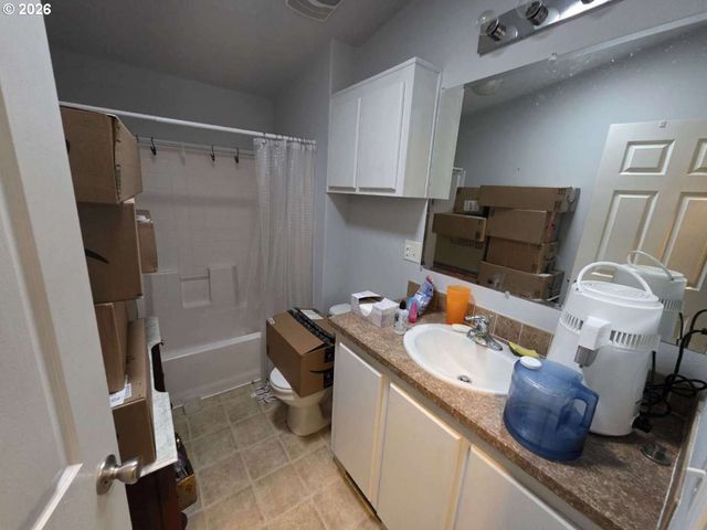 780 Se WINCHELL Dr, Depoe Bay, OR 97341