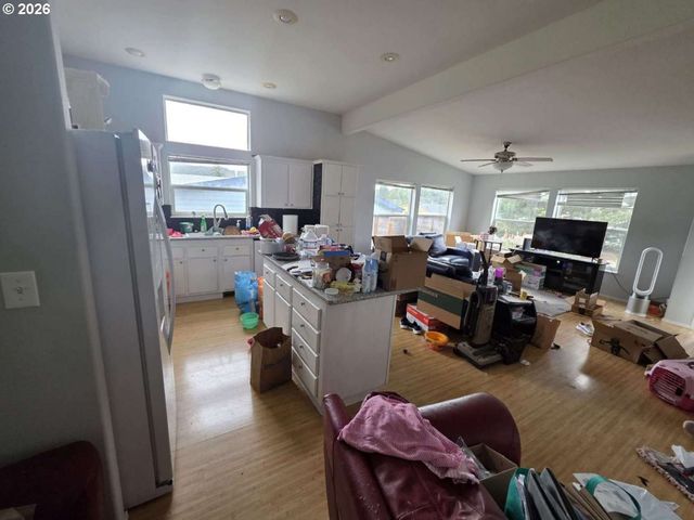780 Se WINCHELL Dr, Depoe Bay, OR 97341