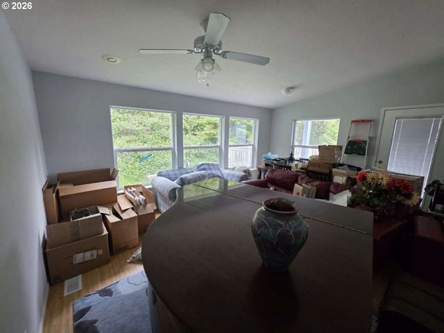 780 Se WINCHELL Dr, Depoe Bay, OR 97341