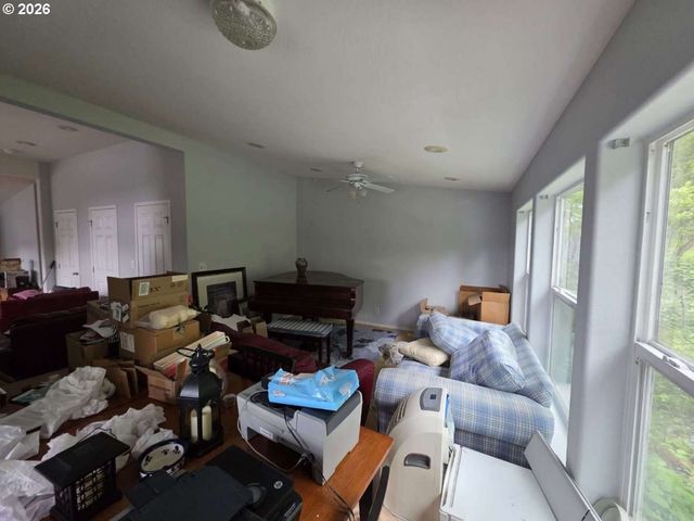 780 Se WINCHELL Dr, Depoe Bay, OR 97341