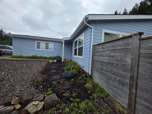 780 Se WINCHELL Dr, Depoe Bay, OR 97341