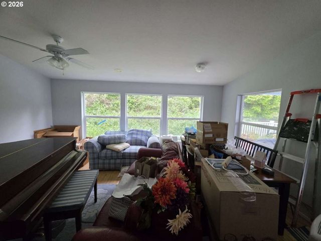 780 Se WINCHELL Dr, Depoe Bay, OR 97341