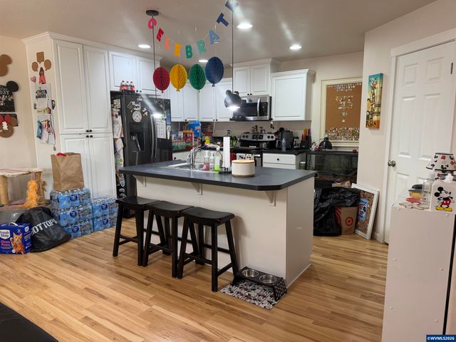 10535 SW Crestwood Dr, Beaverton, OR 97008