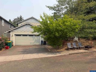 10535 SW Crestwood Dr, Beaverton, OR 97008