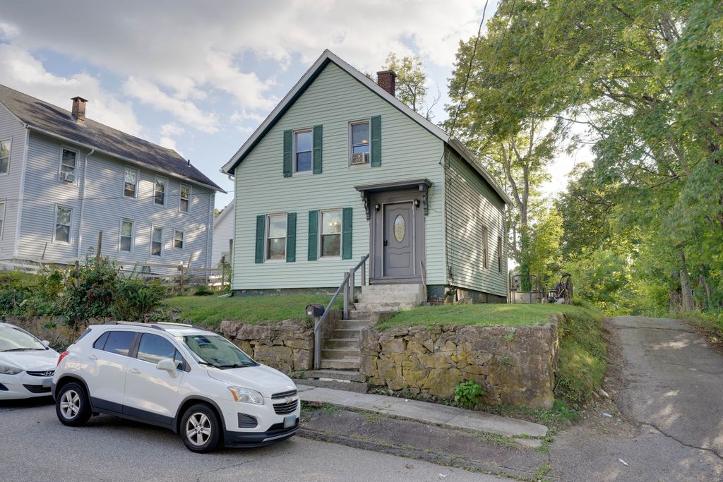 11 Arnold Street, Norwich, CT 06360