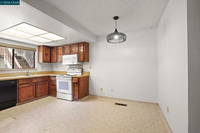 1320 Shaddick Dr, Antioch, CA 94509