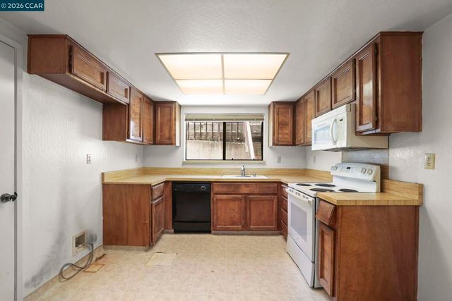 1320 Shaddick Dr, Antioch, CA 94509