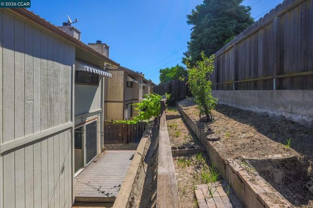 1320 Shaddick Dr, Antioch, CA 94509