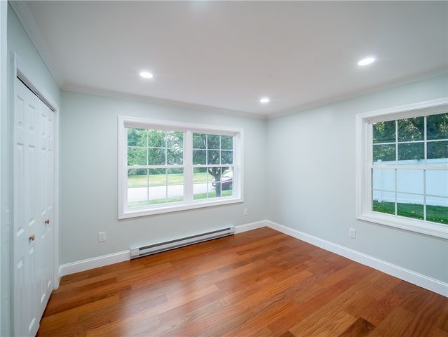 25 Pleasant Avenue, Narragansett, RI 02882