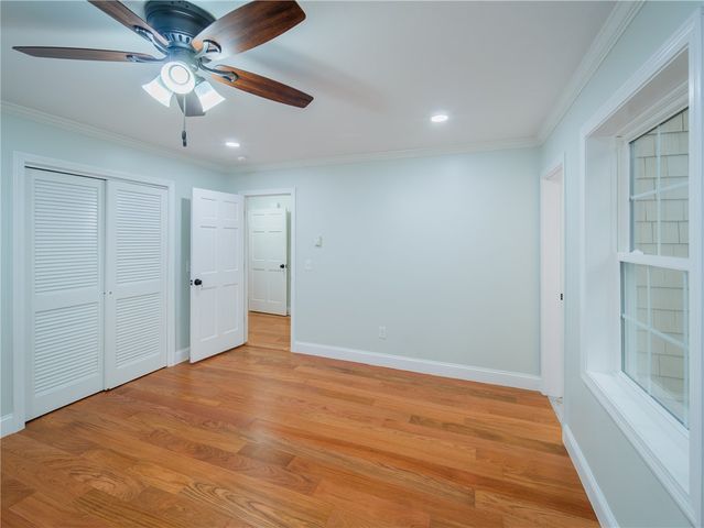 25 Pleasant Avenue, Narragansett, RI 02882