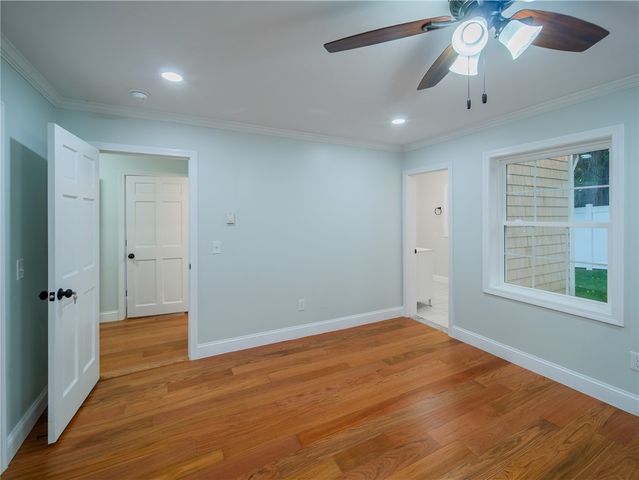 25 Pleasant Avenue, Narragansett, RI 02882