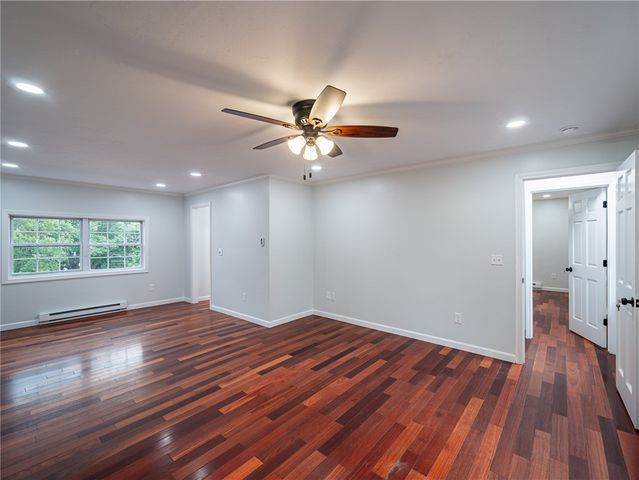 25 Pleasant Avenue, Narragansett, RI 02882