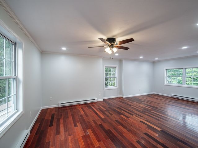 25 Pleasant Avenue, Narragansett, RI 02882