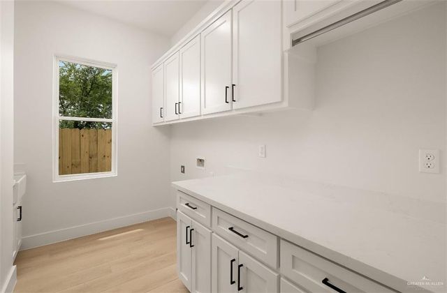 8003 N 55th Lane, Mcallen, TX 78573