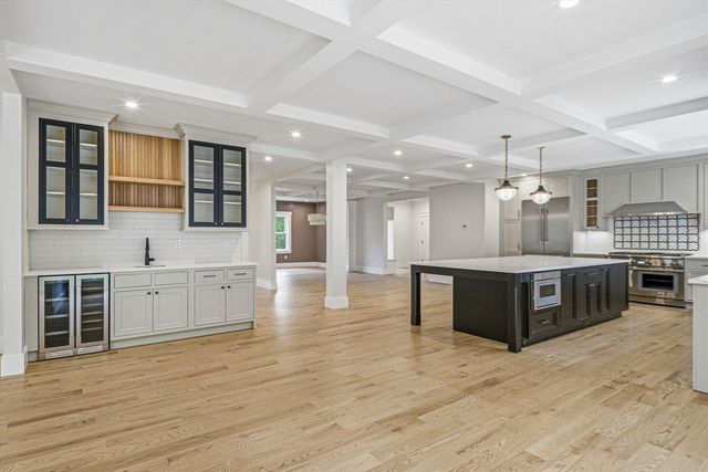 33 Pine Street, Dover, MA 02030