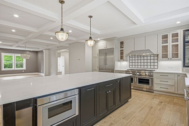33 Pine Street, Dover, MA 02030