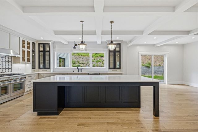 33 Pine Street, Dover, MA 02030