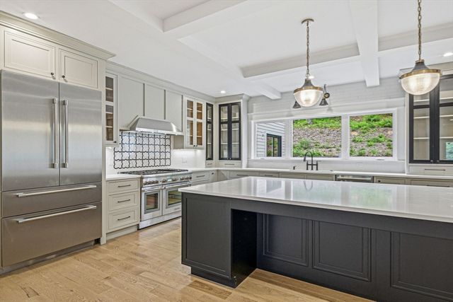 33 Pine Street, Dover, MA 02030