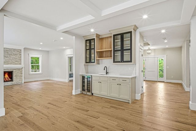 33 Pine Street, Dover, MA 02030
