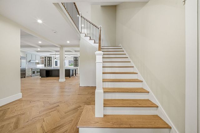 33 Pine Street, Dover, MA 02030