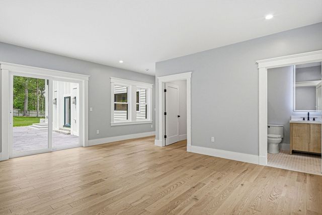 33 Pine Street, Dover, MA 02030