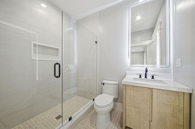 33 Pine Street, Dover, MA 02030