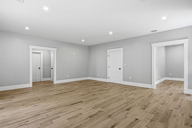 33 Pine Street, Dover, MA 02030